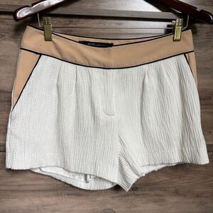 W118 by Walter Baker 4 White Tan Textured Dress Shorts Preppy Luxury Old Money